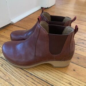 Dansko Becka Chelsea Boots Clogs Mahogany 38